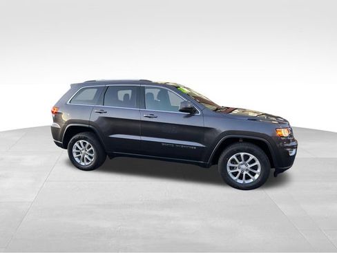 Used 2021 Jeep Grand Cherokee Laredo image 4