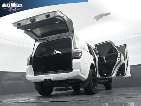 Used 2023 Toyota 4Runner SR5 Premium w/ Moonroof Package RWD image 19