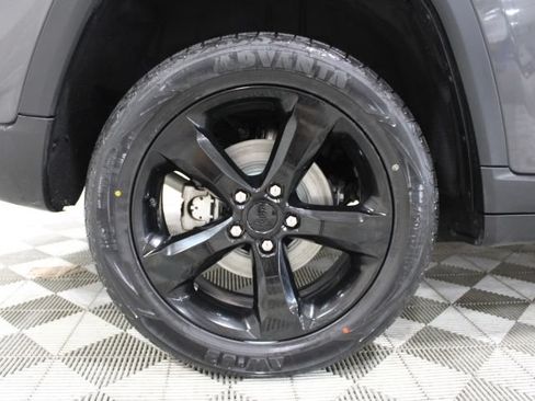 Used 2023 Jeep Grand Cherokee Altitude AWD/4WD image 46