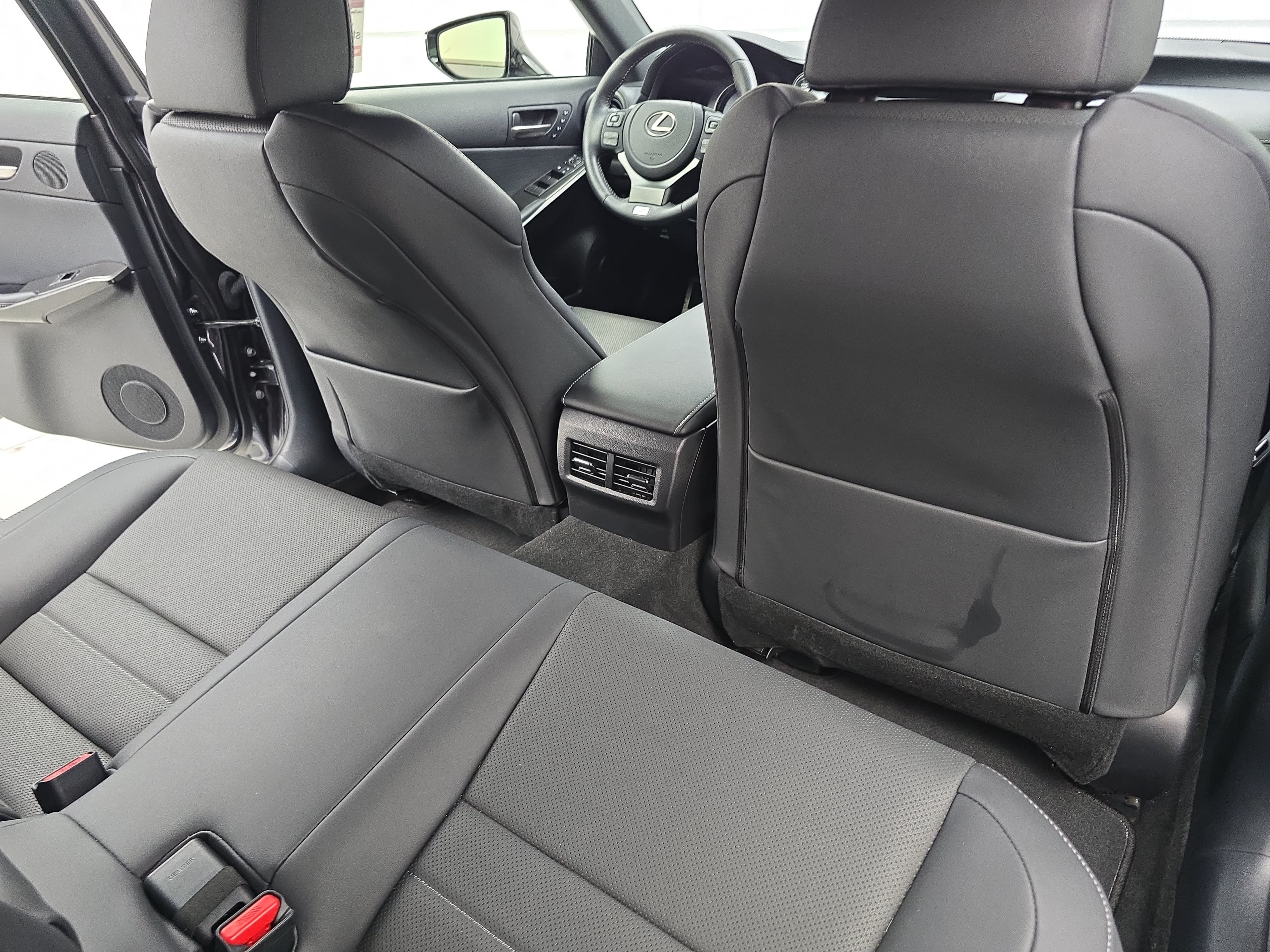 Used 2025 Lexus IS 350 F Sport RWD image 13
