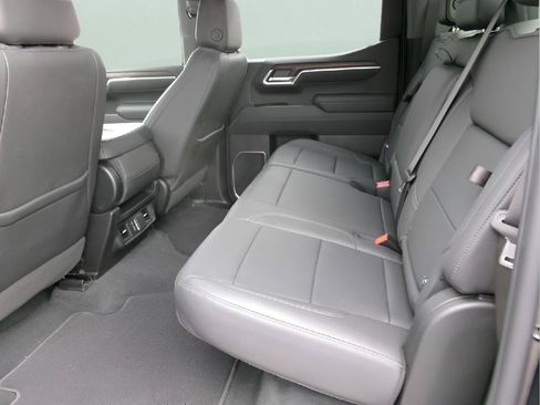 Used 2026 GMC Sierra 1500 SLT AWD/4WD image 9