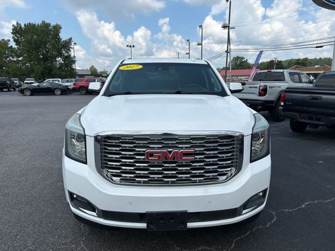 Used 2017 GMC Yukon SLT AWD/4WD image 8