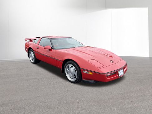 Used 1988 Chevrolet Corvette Coupe RWD image 2