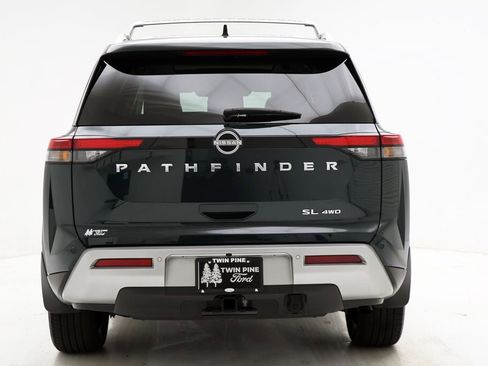 Used 2025 Nissan Pathfinder SL w/ SL Premium Package image 8