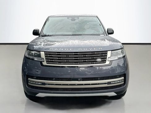 Used 2025 Land Rover Range Rover SE AWD/4WD image 2