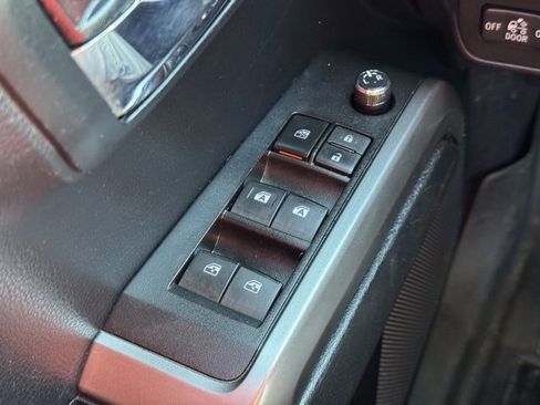 Used 2017 Toyota Tacoma Limited image 24