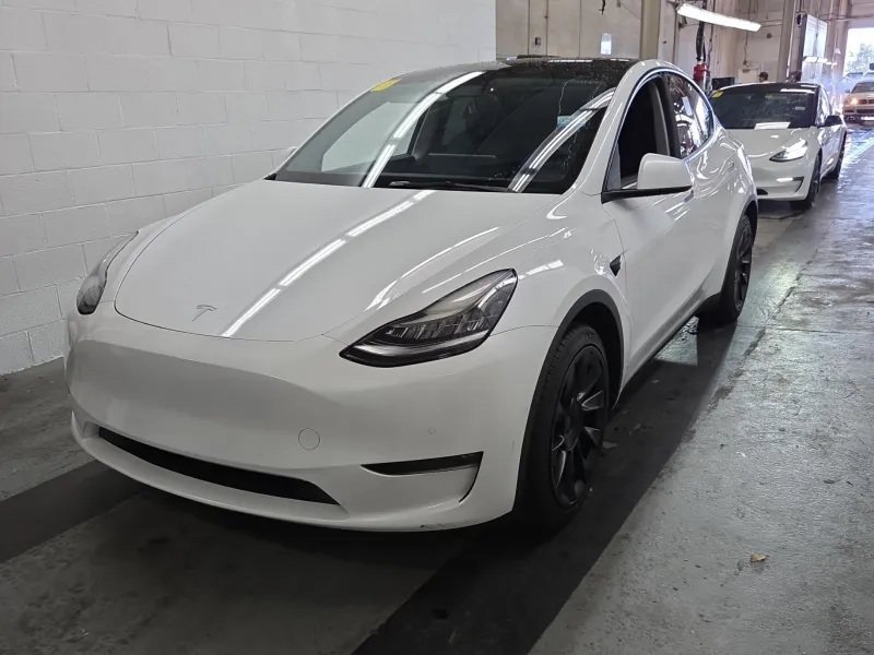 Used 2021 Tesla Model Y Long Range AWD/4WD image 1