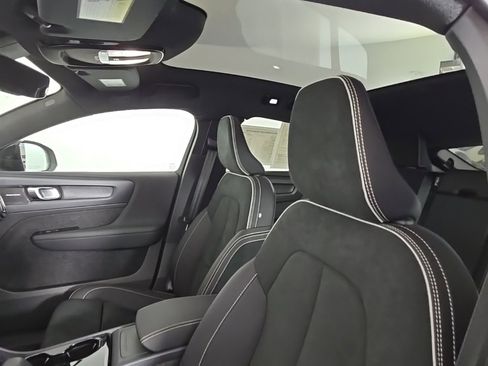 Certified 2023 Volvo C40 P8 Recharge Ultimate image 23