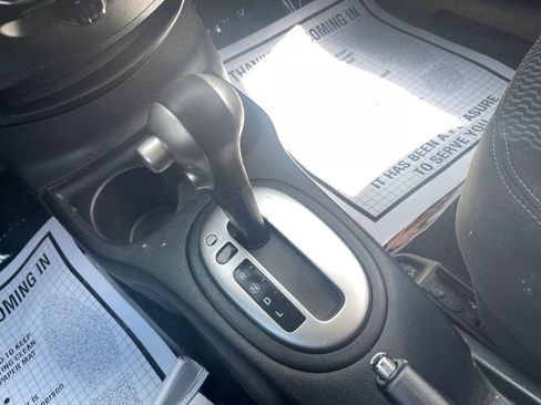 Used 2015 Nissan Versa Note SV FWD image 26