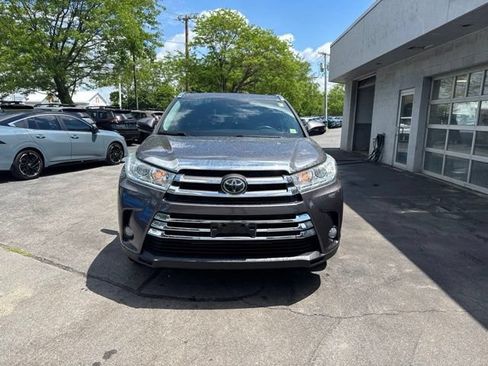 Used 2019 Toyota Highlander XLE AWD/4WD image 7
