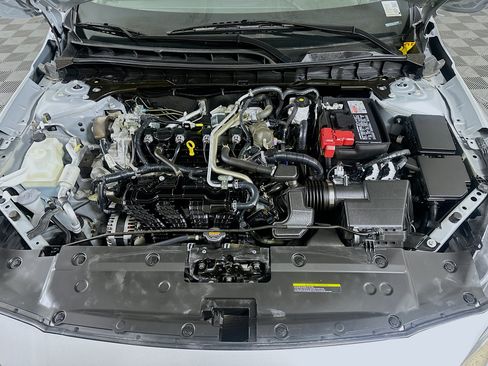 Used 2024 Nissan Altima 2.5 SR FWD image 30