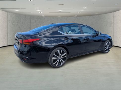 Used 2022 Nissan Altima 2.5 SR image 3
