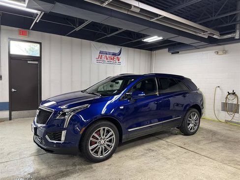 Certified 2026 Cadillac XT5 Sportv w/ LPO, Floor Liner Package AWD/4WD image 1