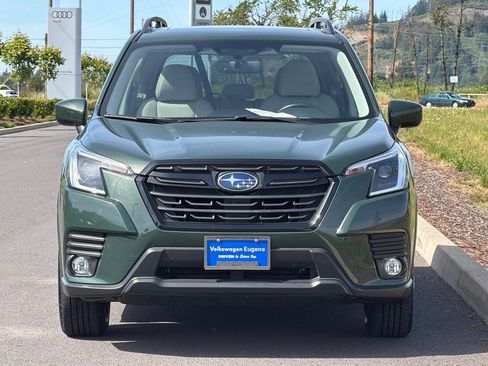 Used 2023 Subaru Forester Premium AWD/4WD image 8