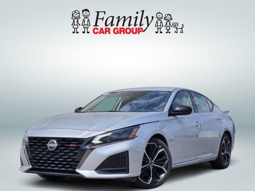 Used 2024 Nissan Altima 2.5 SR FWD image 1