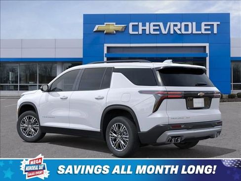 New 2026 Chevrolet Traverse LT w/ Driver Confidence Package AWD/4WD image 3