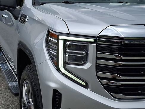 Certified 2022 GMC Sierra 1500 SLT w/ SLT Premium Plus Package AWD/4WD image 9
