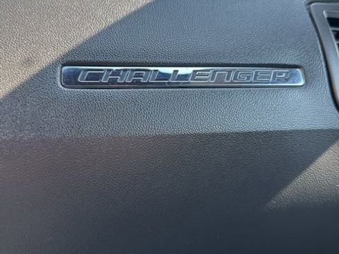 Used 2010 Dodge Challenger SE image 19