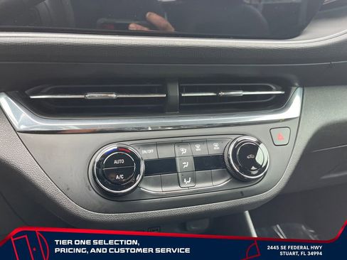Used 2025 Buick Envista Preferred w/ Convenience II Package FWD image 29