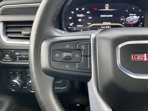 Used 2024 GMC Yukon XL SLT image 22