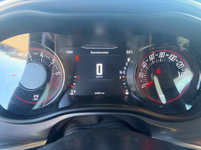 Used 2022 Dodge Challenger SXT w/ Driver Convenience Group RWD image 20