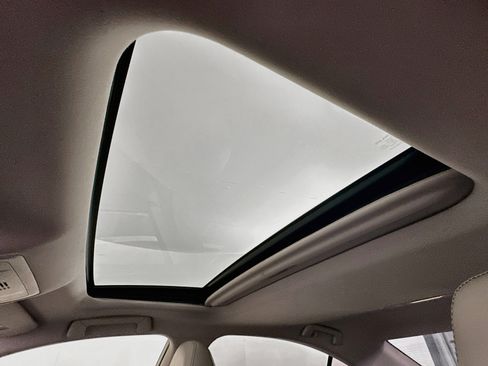 Used 2018 Lexus ES 300h w/ Navigation Package FWD image 27