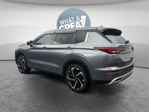 Used 2022 Mitsubishi Outlander SE image 6