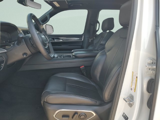 Used 2022 Jeep Wagoneer Series II w/ Premium Group I AWD/4WD image 27