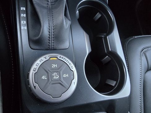 New 2025 Ford Bronco Outer Banks image 32