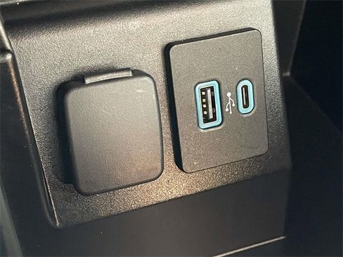 Used 2020 Ford Explorer ST image 11