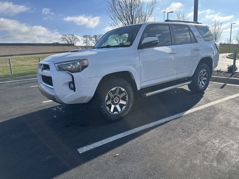 Used 2019 Toyota 4Runner TRD Off-Road Premium image 5