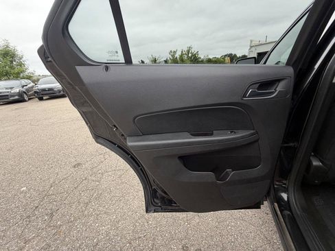 Used 2017 Chevrolet Equinox LT w/ Convenience Package FWD image 21
