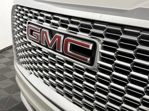 Used 2024 GMC Yukon Denali w/ Advanced Technology Package AWD/4WD image 48