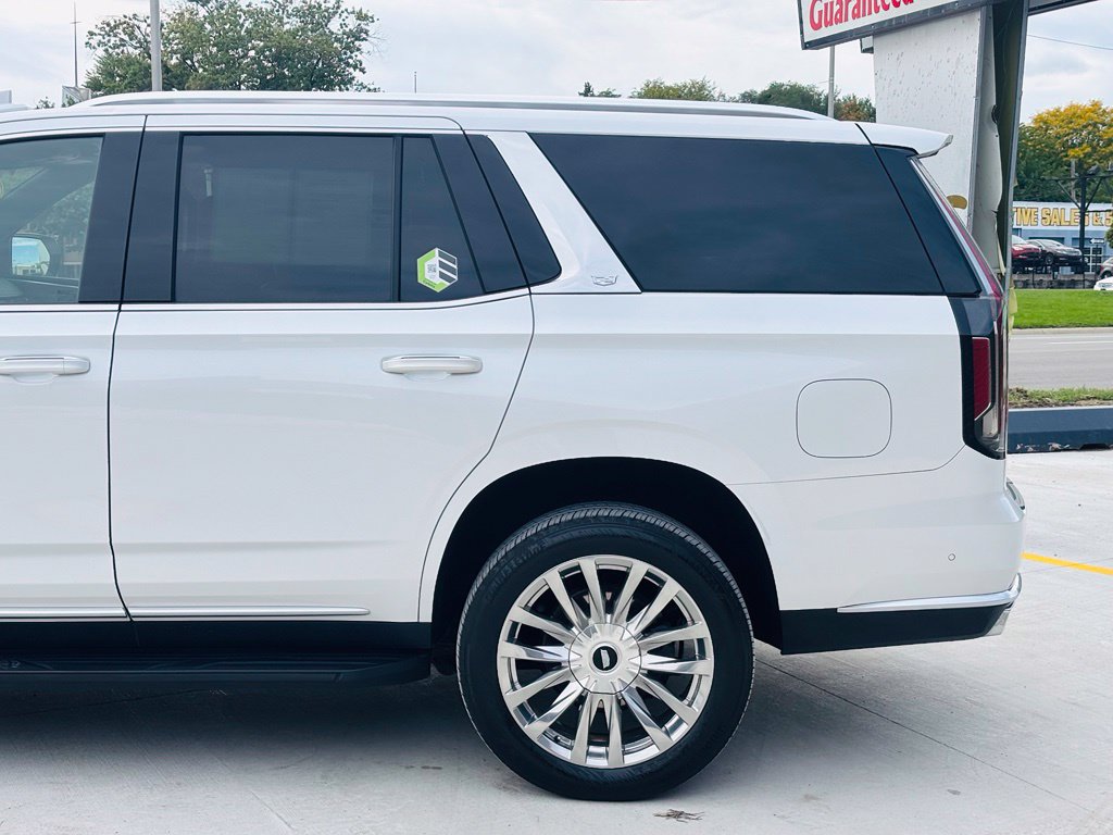 Used 2021 Cadillac Escalade Premium Luxury AWD/4WD image 16