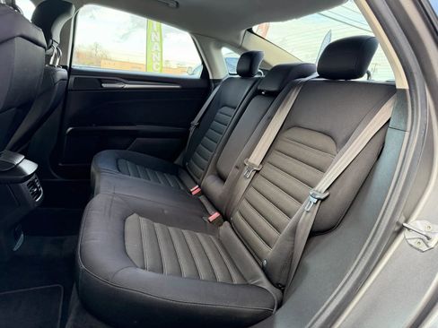 Used 2014 Ford Fusion SE image 9
