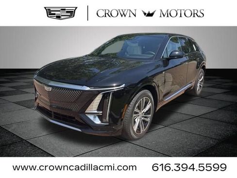 New 2026 Cadillac Lyriq Luxury AWD/4WD image 3