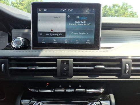 Used 2022 Lincoln Corsair Reserve w/ Towing Package AWD/4WD image 20