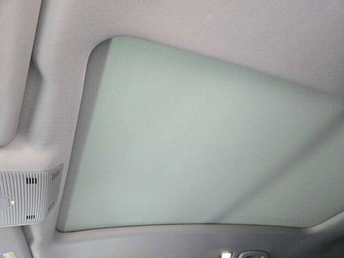 Used 2024 Volkswagen Atlas SE w/ Panoramic Sunroof Package image 24