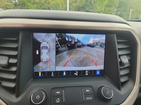 Used 2021 GMC Acadia Denali w/ Denali Technology Package FWD image 28