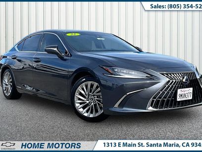 Used 2022 Lexus ES 300h w/ Accessory Package 2