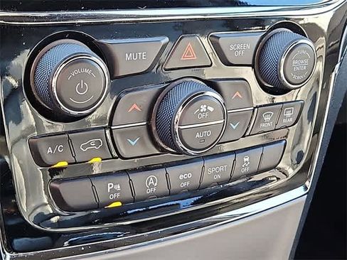 Used 2019 Jeep Grand Cherokee Limited image 24