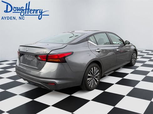 Used 2024 Nissan Altima 2.5 SV image 5