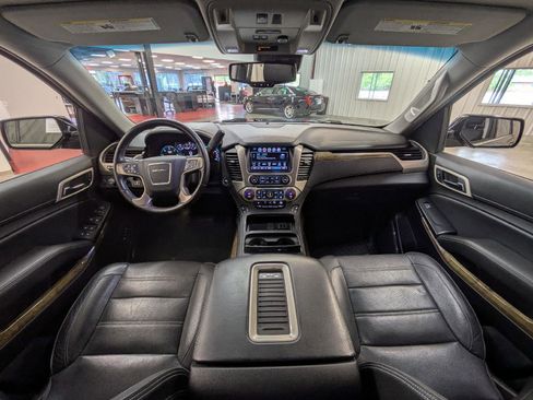 Used 2017 GMC Yukon Denali w/ Open Road Package AWD/4WD image 4