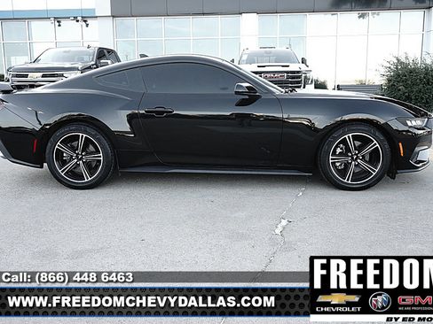 Used 2025 Ford Mustang Coupe RWD image 35