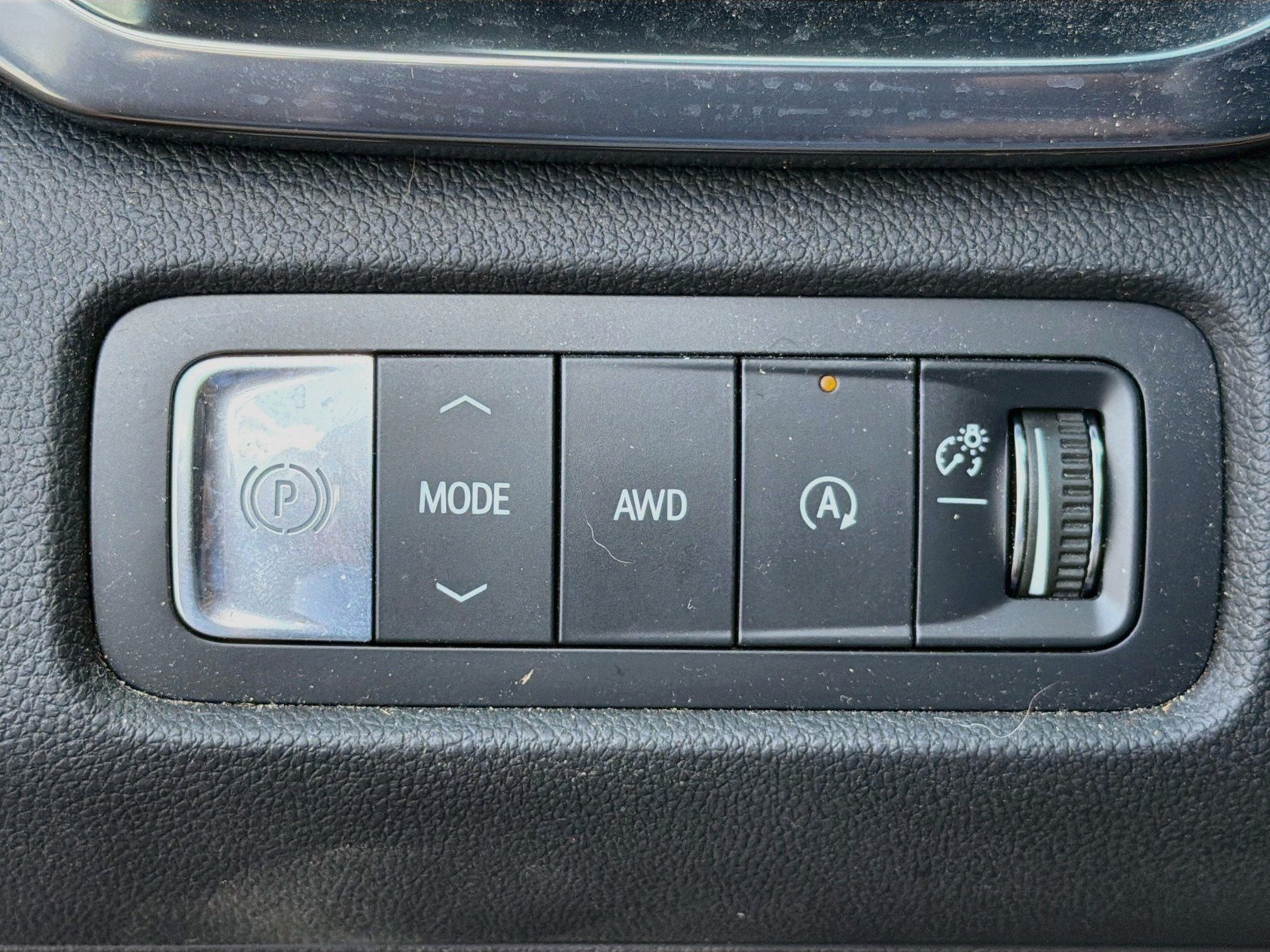 Used 2025 GMC Acadia AT4 AWD/4WD image 24