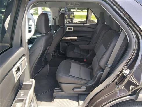 Used 2023 Ford Explorer XLT RWD image 13