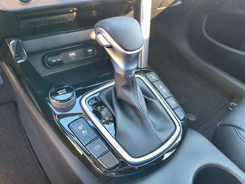 Certified 2024 Kia Seltos SX w/ SX Sunroof Package image 20