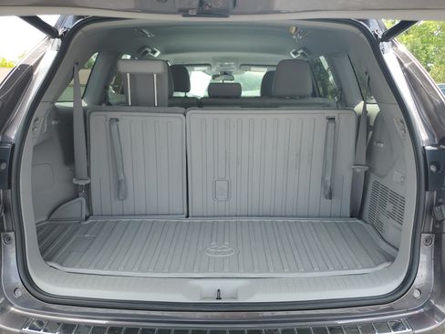Used 2019 Toyota Highlander Plus FWD image 9