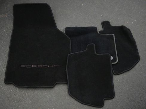 Used 2000 Porsche 911 Cabriolet image 32