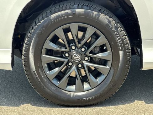 Certified 2023 Lexus GX 460 Premium w/ Premium Package AWD/4WD image 27